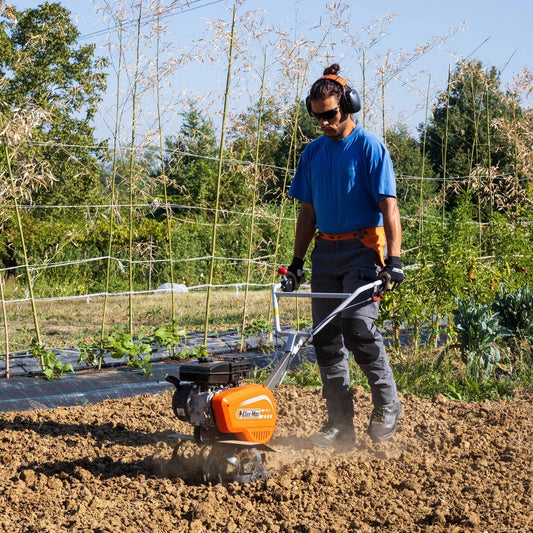 Motobineuse : pourquoi et comment préparer son sol efficacement ?