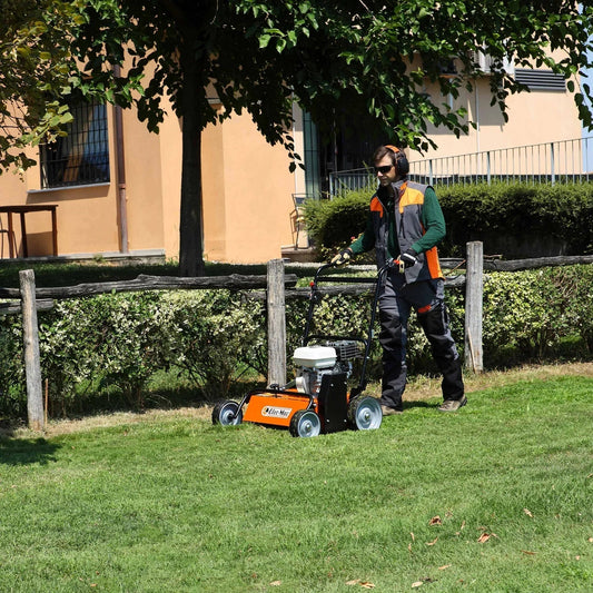 Scarifier sa pelouse : le secret d'un gazon plus vert et plus dense